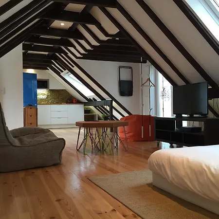 Mouraria Attic * Lisbon